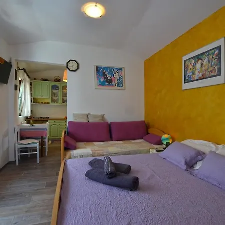 Gostinjska kuća Alan 3*